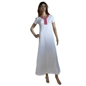 Vintage 1960s/70s White Dress Short Sleeve Polyester Dress Mod Maxi Dress